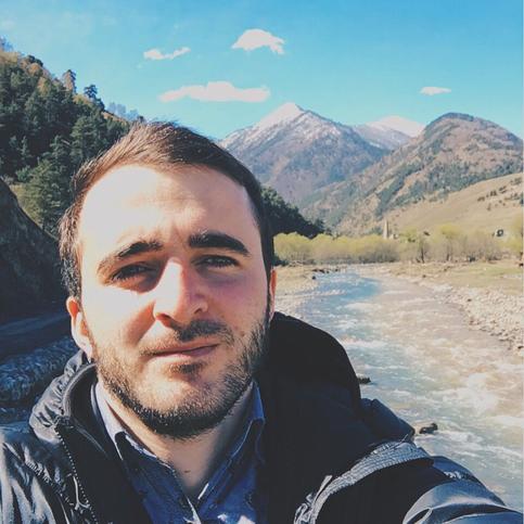 Закри Цуров