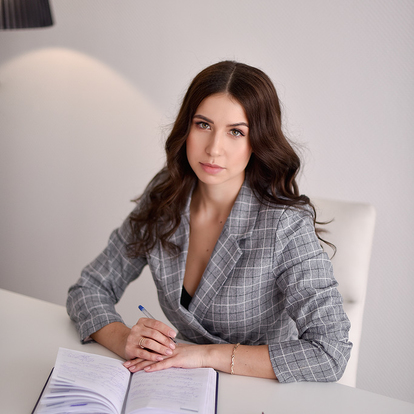 Елена Максимова